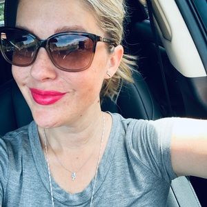 Meet your Posher, Kendra